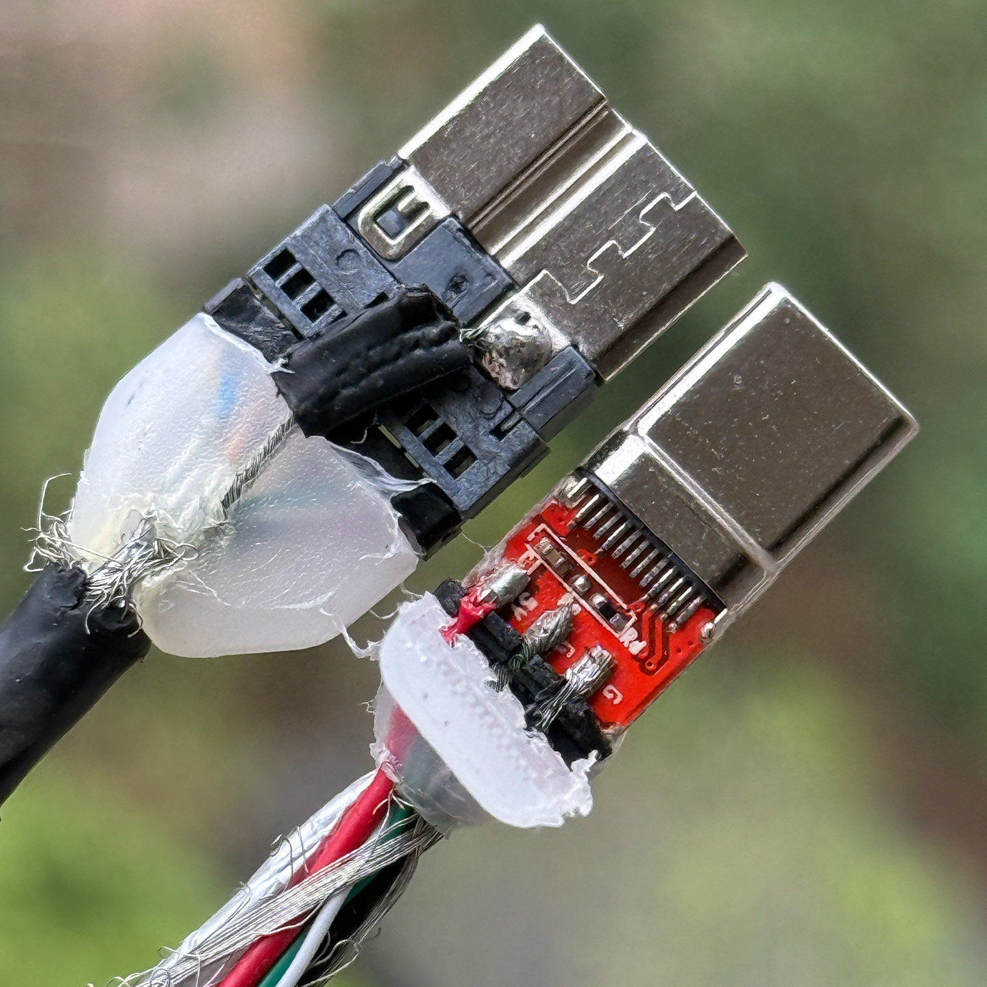 UGREEN绿联 USB-C 转 Micro-B 3.0 数据线拆解,兼容 iPhone 15 Pro Max、希捷、西部数据、东芝等品牌外置硬盘、便携式 SSD/HDD、相机等,1 米-3Cgeek,只卖正品 收售工厂呆滞库存尾单 UGREEN绿联 USB-C 转 Micro-B 3.0 数据线拆解,兼容 iPhone 15 Pro Max、希捷、西部数据、东芝等品牌外置硬盘、便携式 SSD/HDD、相机等,1 米