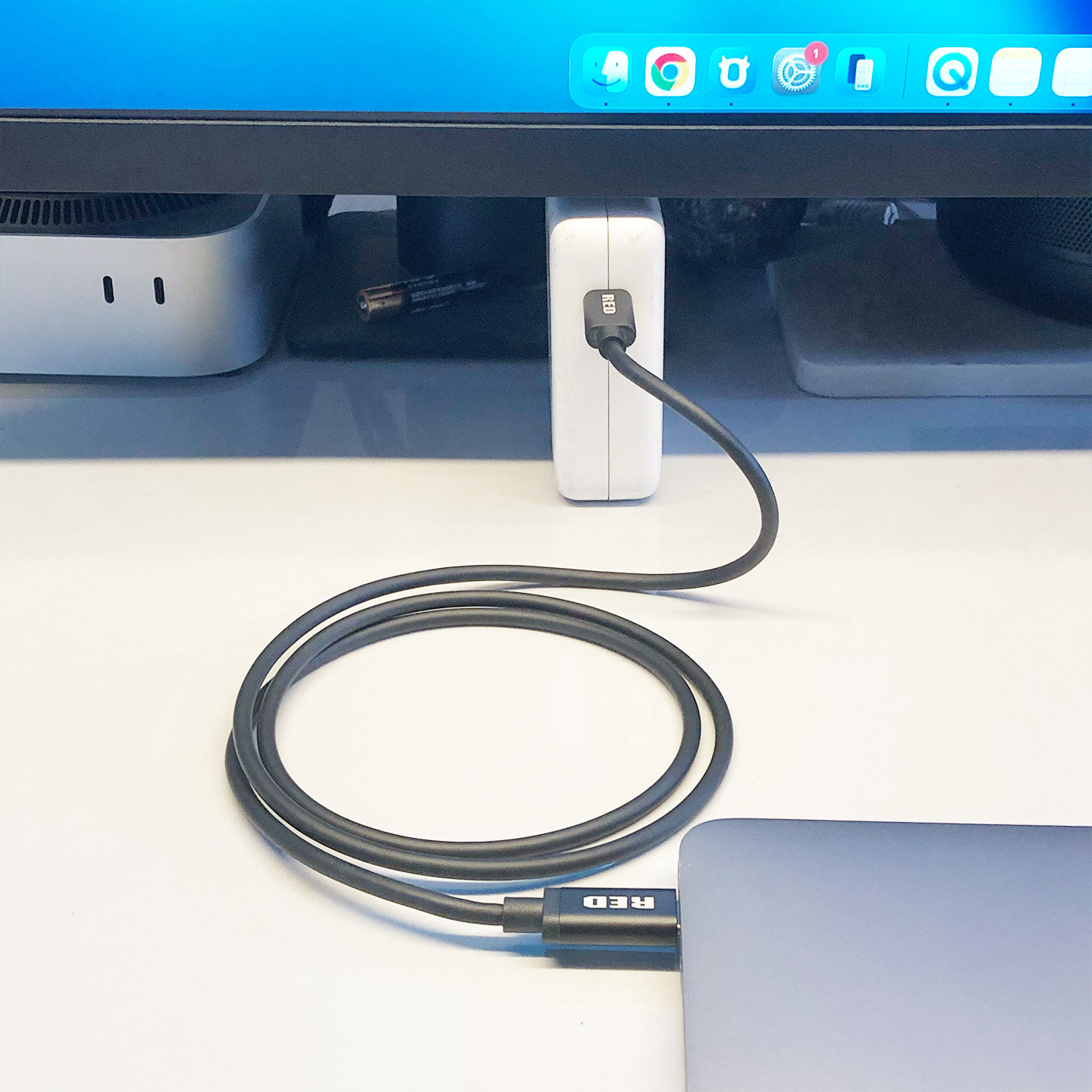 RED原厂双Type-C全功能数据线 PD 100W快充20Gbps高速 USB 3.2 Gen2 支持8K 60Hz/4K 144Hz E-marker 同轴线CC线USB C TO USB C CABLE-3Cgeek,只卖正品 收售工厂呆滞库存尾单 RED原厂双Type-C全功能数据线 PD 100W快充20Gbps高速 USB 3.2 Gen2 支持8K 60Hz/4K 144Hz E-marker 同轴线CC线USB C TO USB C CABLE