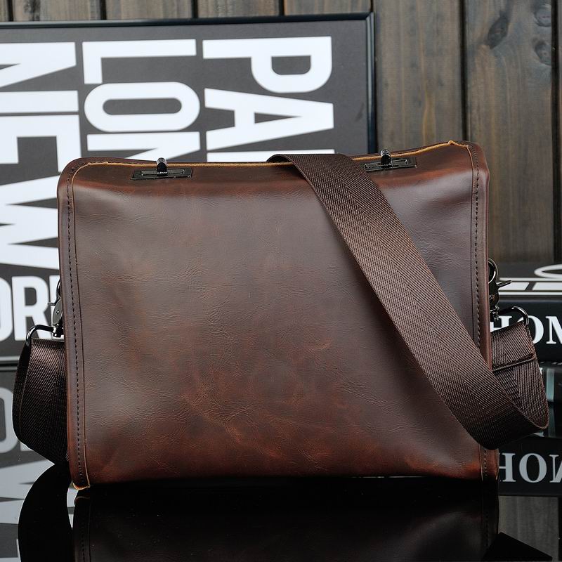 Original Crazy Horse Leather Men Bag Men Casual Vintage Shoulder Shoulder Bag Double twist lock thiết kế theo xu hướng túi chéo túi xách đeo chéo