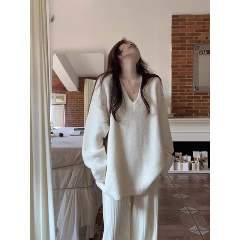 Winter Oversized V-Neck Pullover Loose Thick Sweater for Women, Lazy Style, Warm Long-Sleeved White Knitted Top ins