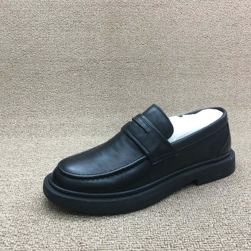 Breaking code handling 2021 new genuine leather men's shoes flat heel soft bottom abrasion resistant round head One foot pedal comfort 100 hitch leather shoes