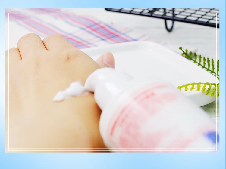 Chayuan Cáp Nhĩ Tân Vitamin E Sữa 100ml E Emuls Cream Kem dưỡng ẩm cho cơ thể dưỡng ẩm neutrogena cho da dầu