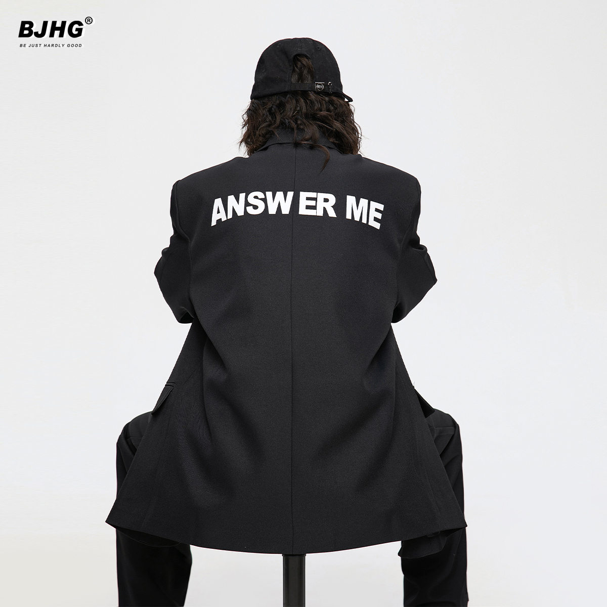 Spring letter printed Korean version OVERSIE suit is quite broad and loose with the same Western suit Couple jacket