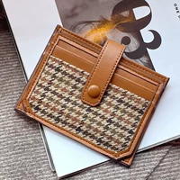 Земляной желтый