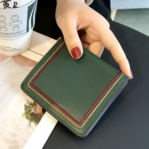 Бумажник, небольшая дизайнерская ультратонкая маленькая короткая брендовая сумка через плечо, из натуральной кожи, коллекция 2023, изысканный стиль