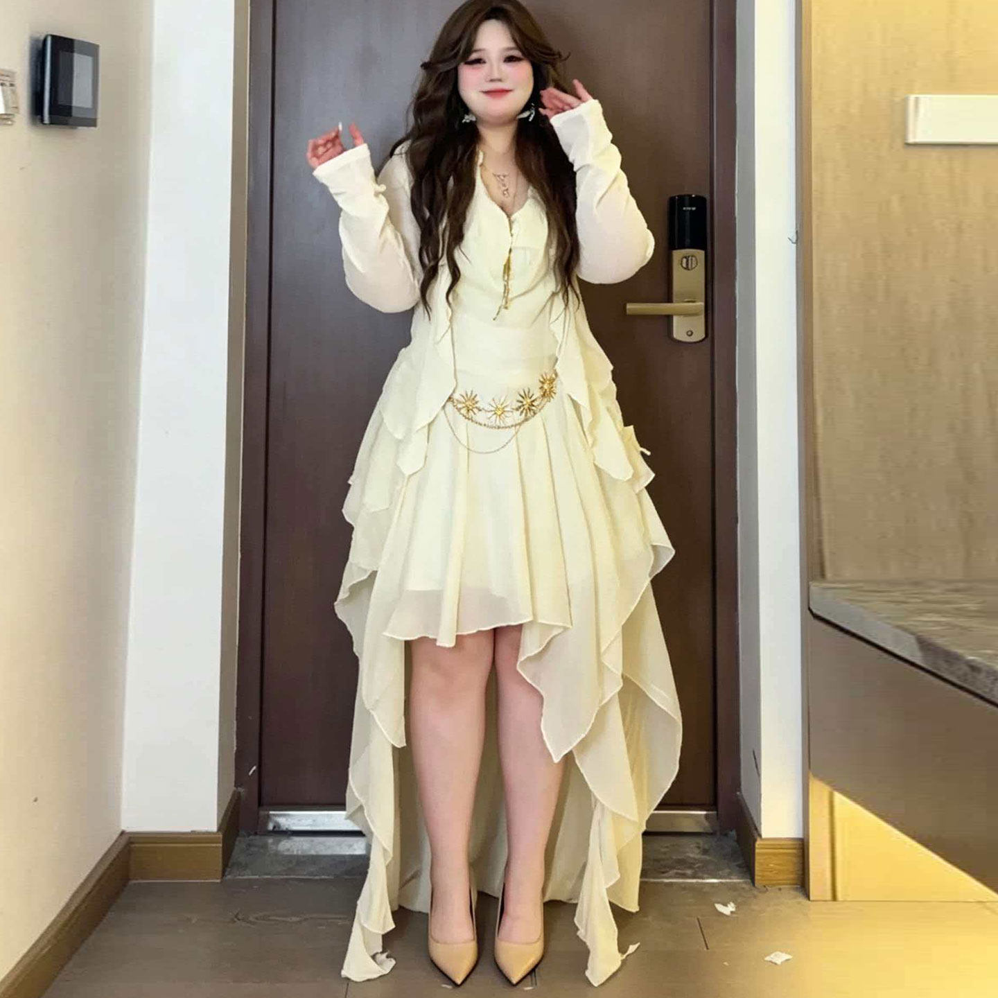 A two-piece set of a large-sized Bohemian-style irregular ruffled dress for chubby girls in summer to hide their skin and protect against the sun