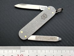 EDC titanium handle 58mm Swiss Army Knife companion 0.6123 ultra-light and ultra-thin pocket pocket ມີດພັບ