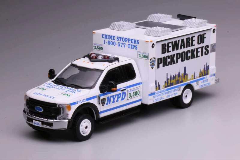 596 1/64 Nypd Police Car New York Police Department Public Relations Vehicle F550 Light-Up Version 138