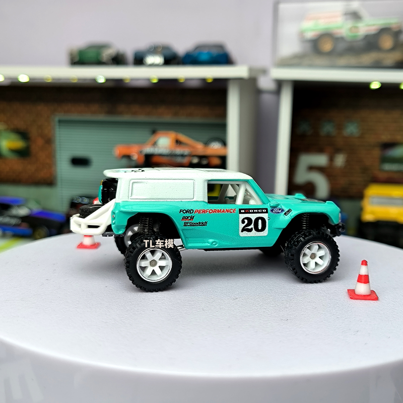 1:64 Hot Wheels Ford Mustang Modified Model Car Off-Road Vehicle Handmade Shock-Absorbing Modified Rubber Tire Alloy Car 1:64 Hot Wheels Ford Mustang Modified Model Car Off-Road Vehicle Handmade Shock-Absorbing Modified Rubber Tire Alloy Car