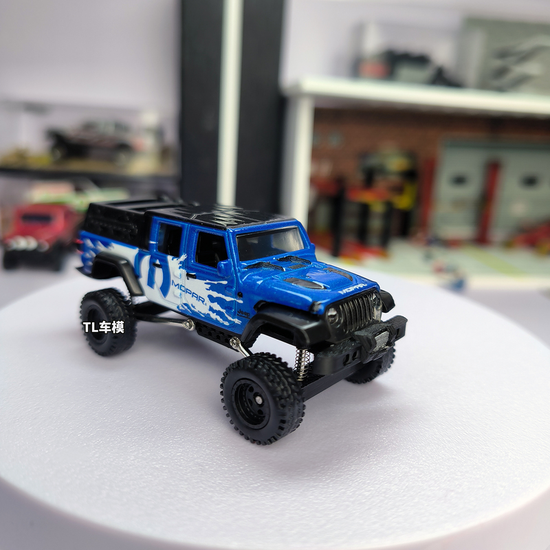 Hot Wheels Jeep Gladiator 1:64 Model Car Modified with Shock Absorbers and Rubber Tires Off-Road Vehicle Shock Absorbers Car Culture