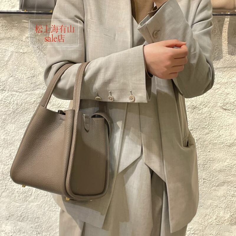 Designer-Style Women's Basket Bag Made of Top-Layer Cowhide, Large Capacity, Versatile for Commuting, Single-Shoulder Tote Bucket Bag