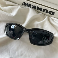 Павлин синий индустриальный стиль черный