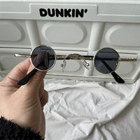 Мини -маленькая круглая золотая коробка черная пленка