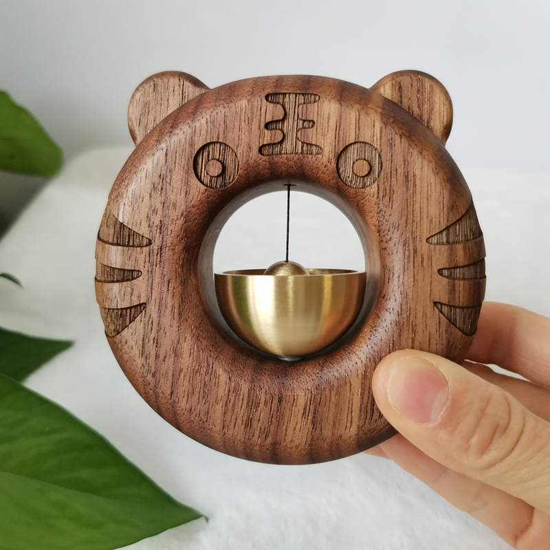 Suction door style windbell solid wood Japanese style magnetic attraction into the door to remind bronze bell and tiger bell hanging decoration gift door hanging bump bell
