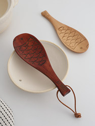 Japanese zakka style cute wooden fish natural solid wood rice shovel spoon rice cooker rice spoon home tableware set