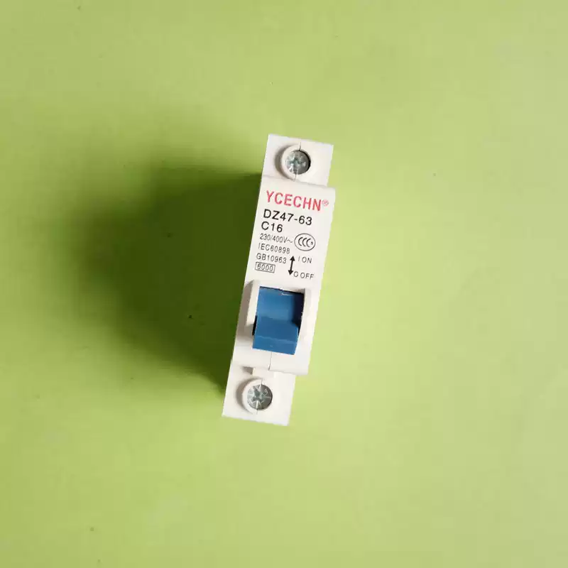 1p-c16-16a-dz47-220v