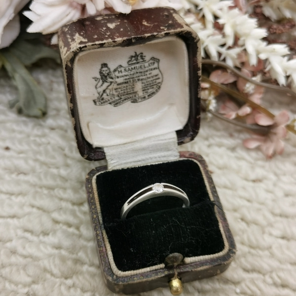 Vintage Middle Ages European Return 925 Silver Zircon Ring No. 16