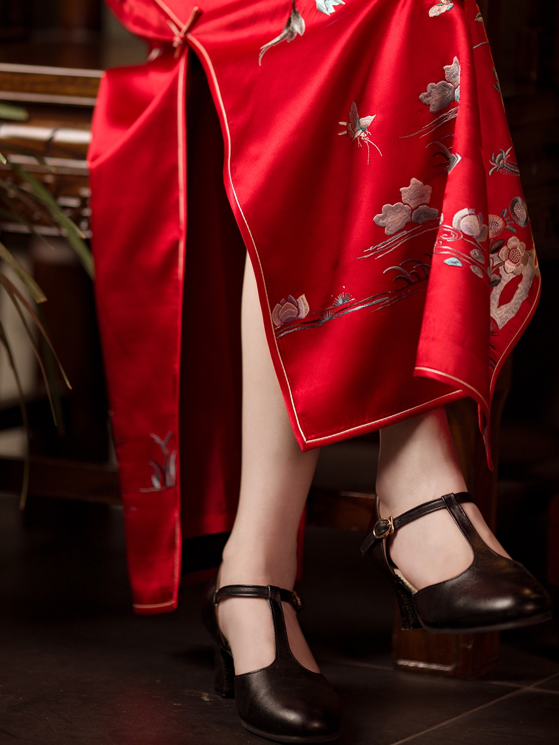Retro red cheongsam, wedding dress, Chinese style Retro red cheongsam, wedding dress, Chinese style