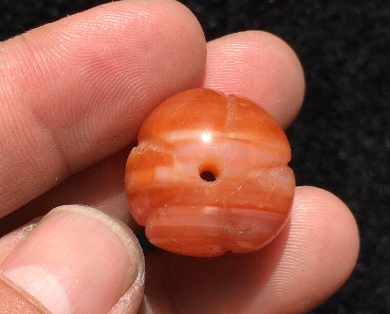 The Qing Dynasty Tibet Old South Red Manau melon Everest Tibetan Pearl Top Pearl Bag Old Fidelity