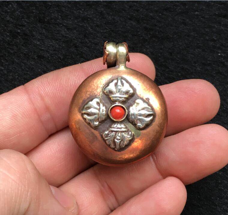 Tibet's old red bronze decathlon is a real protective bag for the old bungalow box bag old bungalow