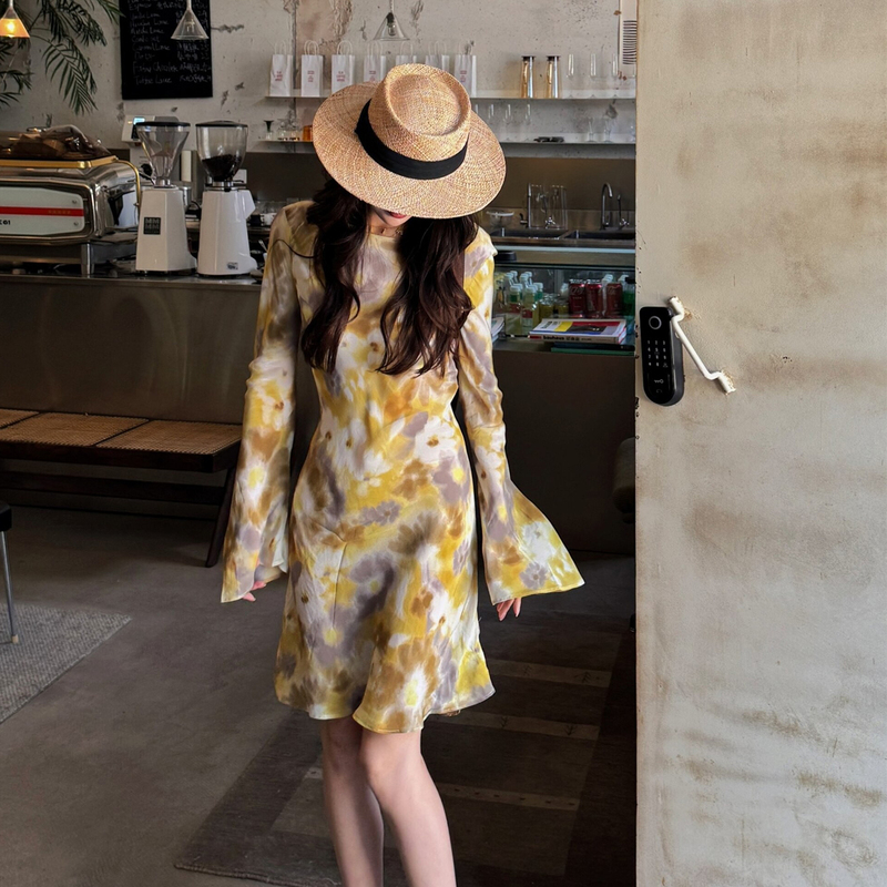 Zhizhi Chicago【Sunset Blossoms】Vintage Style Tie-Dye Printed Dress, Slimming Date Dress with Bell Sleeves Zhizhi Chicago【Sunset Blossoms】Vintage Style Tie-Dye Printed Dress, Slimming Date Dress with Bell Sleeves