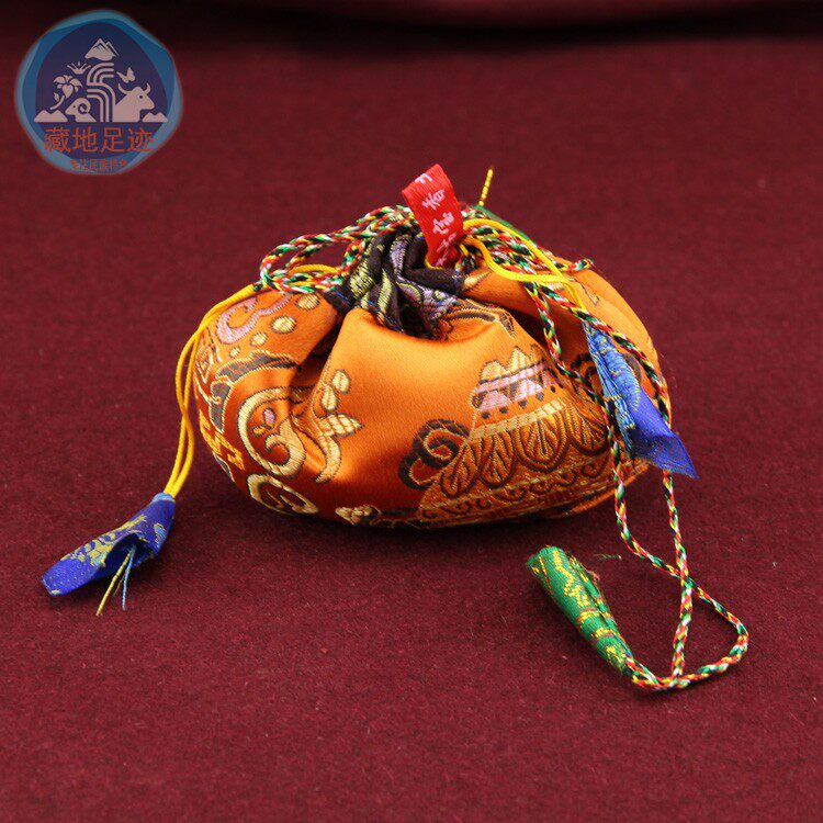 Tibetan specialties Car with household sterilization Fresh air Monastery traditional formula Tibetan medicine Nimu sachet sachet