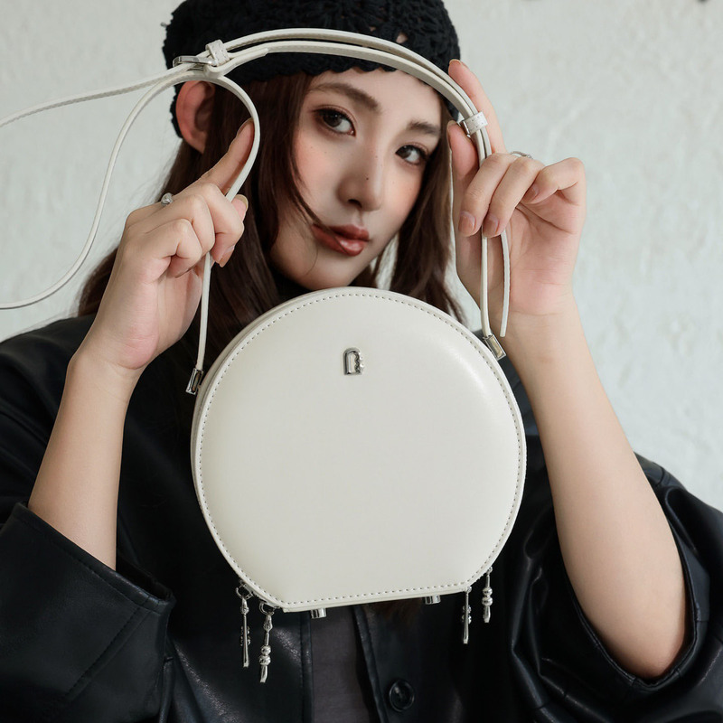 Maiyuren Small Round Bag 2026 Summer New Genuine Leather Niche Bag for Women 2026, Stylish and Trendy, Unique Design