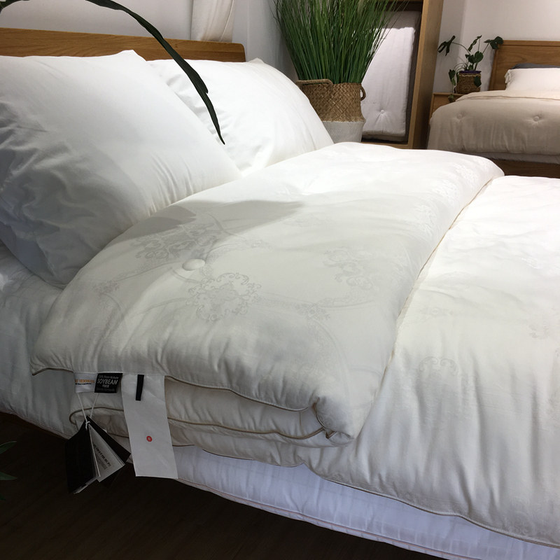 Autumn and winter warm 60S satin jacquard soybean fiber winter quilt core soft close-fitting single and double spring and autumn quilt