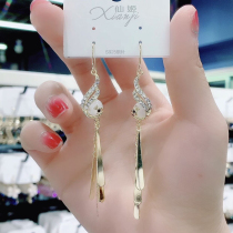 Korean fashion design ear decoration 2022 new French red blow face with a thin long Phoenix anti - loss ear line