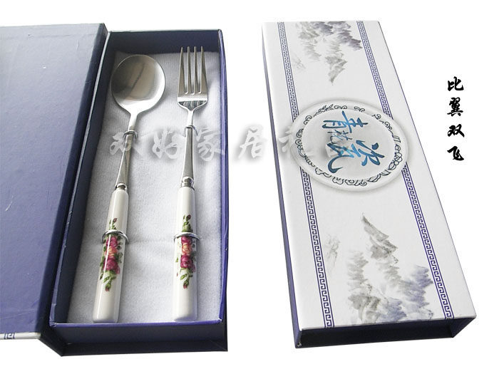 Chinese style creativity portable two pieces of bone porcelain tableware suit stainless steel gift spoon fork green flower porcelain
