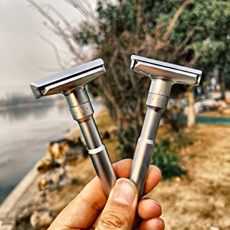 Бритва 可用十年的剃须刀！锌基合金可调节双面手动水洗刮胡刀 Bai/Lian