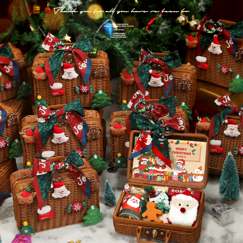 2023 Christmas gifts for girls and boys Creative small gift Practical Christmas Eve scarf gift box Back to Lilly-Taobao