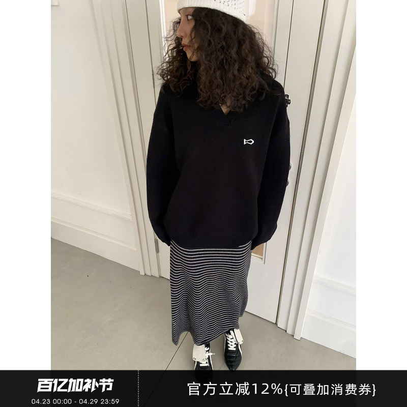 Gogo Burn Black V Neck Pullover Knitted Sweater for Women 2026 Autumn and Winter New Style Lazy and High-End Loose Top