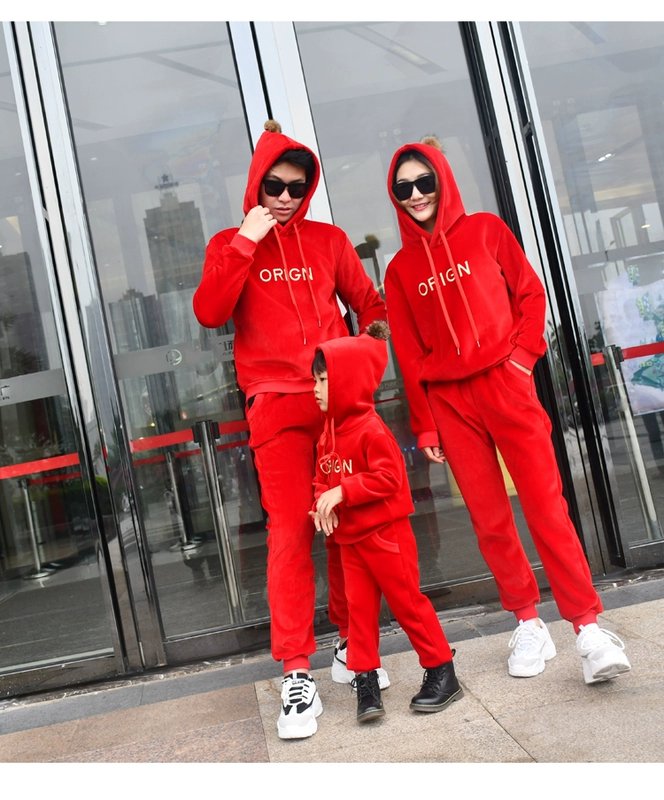 Bộ đồ phụ huynh-trẻ em mùa đông năm mới lễ hội gia đình mẹ và con trai gia đình ba và bốn chiếc áo len cộng với áo nhung và mùa thu nhung