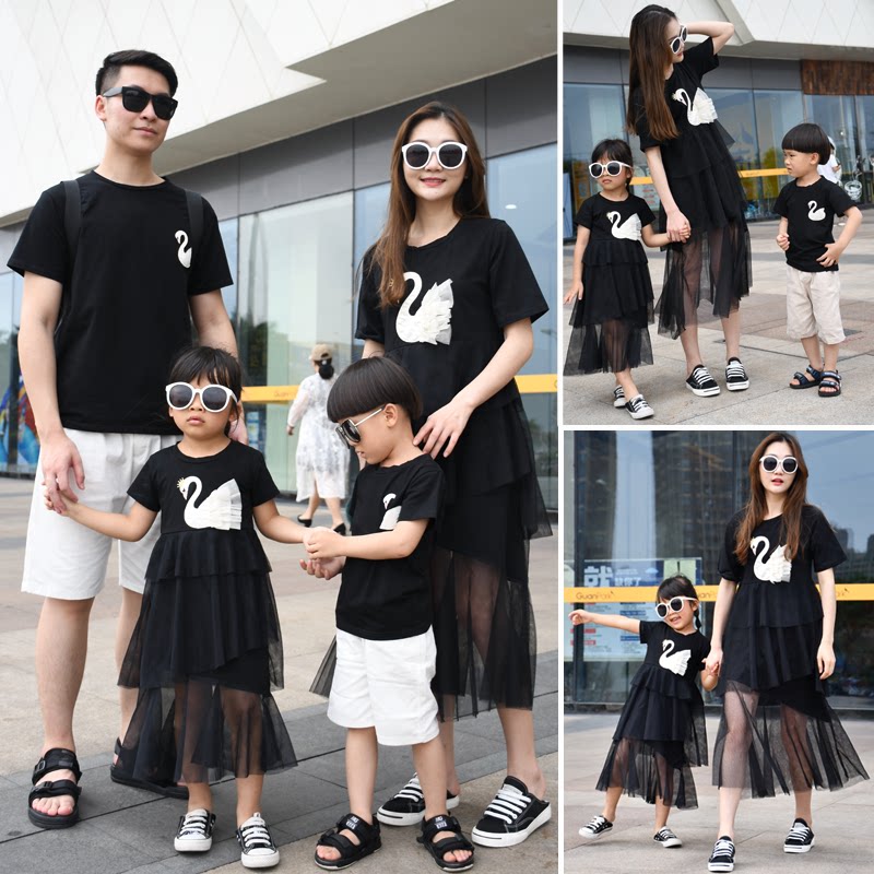 Pro-son-in-summer beach mother-son dress 2022 The new Chaoyang sends a three-mouth, four-mouthed net red female foreign dress