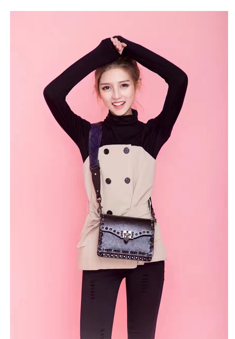 Túi parody bag nữ 2019 mới rộng đeo vai đinh tán nhỏ vuông vuông retro postman với cùng một túi - Túi xách nữ túi xách đeo vai