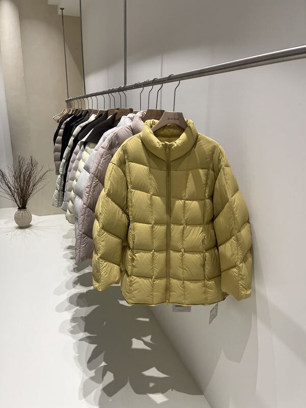 2026 Winter New Style Age-Reducing Puff Stand-Collar down Jacket for Women, Mid-Length, Figure-Flattering, Warm White Duck down Puffer Coat