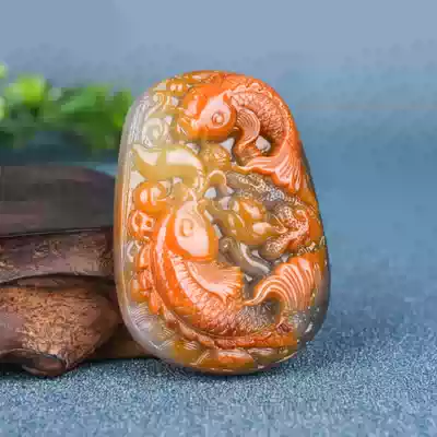 Natural Yunnan Huanglongyu has fish pendant jade necklace jade pendant gold Jade full goldfish safe