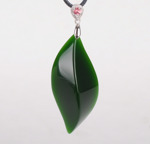 Natural Xinjiang and Tian Beyyu Water Drop Pendant Jade Pendant Women's Spinach Green Jade Pendant 100 Matching Accessories Pendant Necklace