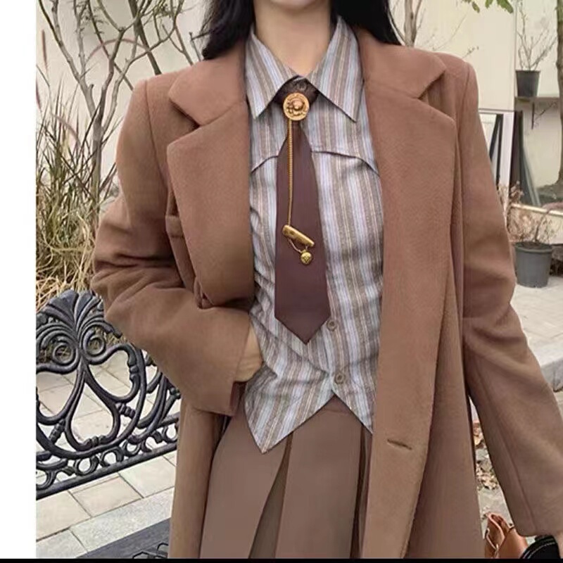 Retro High-End Coffee-Colored Tie with Bronze-Colored Bear Round Head Pin Decoration, Versatile and No Need to Tie a Tie Retro High-End Coffee-Colored Tie with Bronze-Colored Bear Round Head Pin Decoration, Versatile and No Need to Tie a Tie