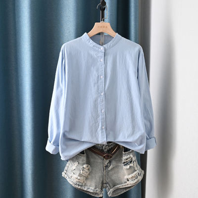 A new design of a stand-up collar pure cotton long-sleeved shirt for women, Spring and Autumn. It is a simple, artistic and versatile base shirt for commuting