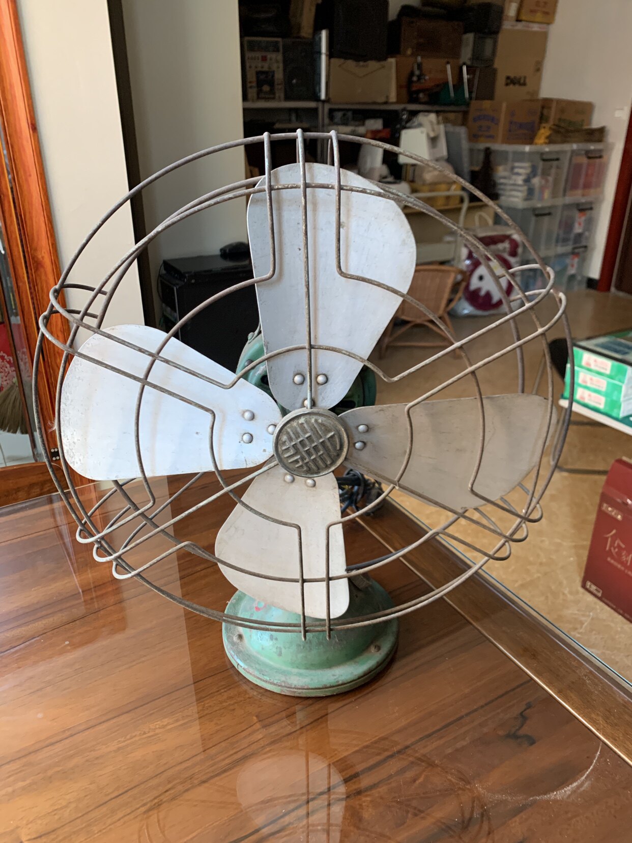 Shanghai Watson brand electric fan-an old object in the 1960s and 1970s