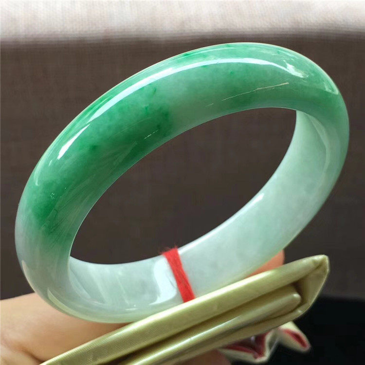 Jane Ang emerald 57 5 Old pit jade decoration fine yang green positive ring bracelet natural A goods emerald ice glutinous type bracelet