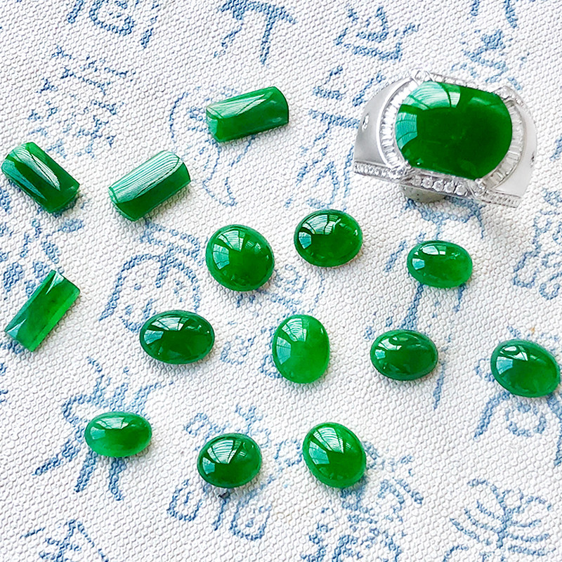 Myanmar natural a goods jade egg face ring inlaid with 18K gold high-end ice Yang green bare stone jade ring face ring