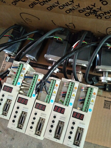 Mitsubishi servo drive MR-C10A motor HC-PQ13 HC-PQ13B HC-PQ053 full set Good