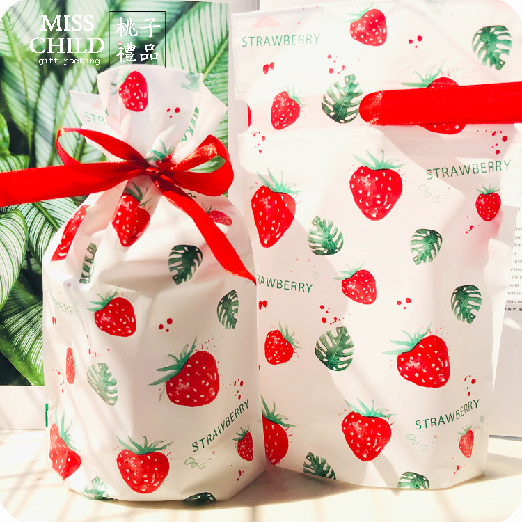10 Fresh Strawberry Leaves Pattern Drawing String Bag INS Wind Bundle Bag Gift Wrapping Bag Candy Cookie Bag