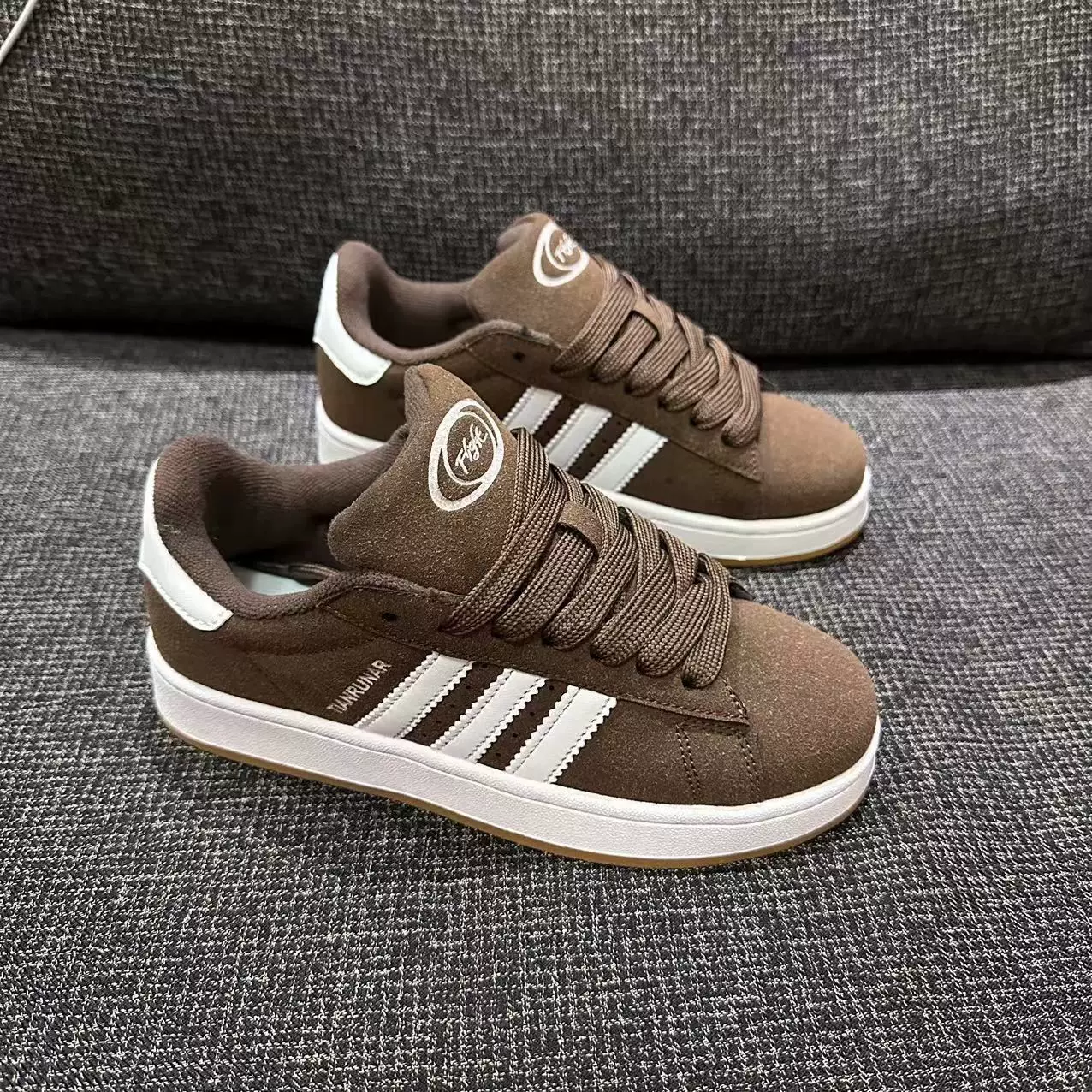 2024 новый простой кристаллов Bread Girl Shoes INS Student Men and Female Various Couple Couples Casual Sports Shoes