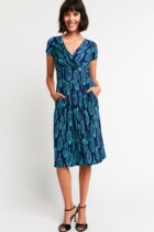 Blue leaf swarm with slim wrap skirt net red one-piece dress 2020 Spring paragraph Xia Yingren Little Skirt Company Workplace