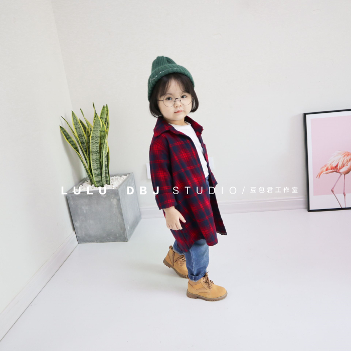 Túi đậu tháng 6 năm 2018 thu đông của trẻ em Hàn Quốc quần áo bé trai và bé gái váy sơ mi dài rách áo áo sơ mi thô cho bé trai