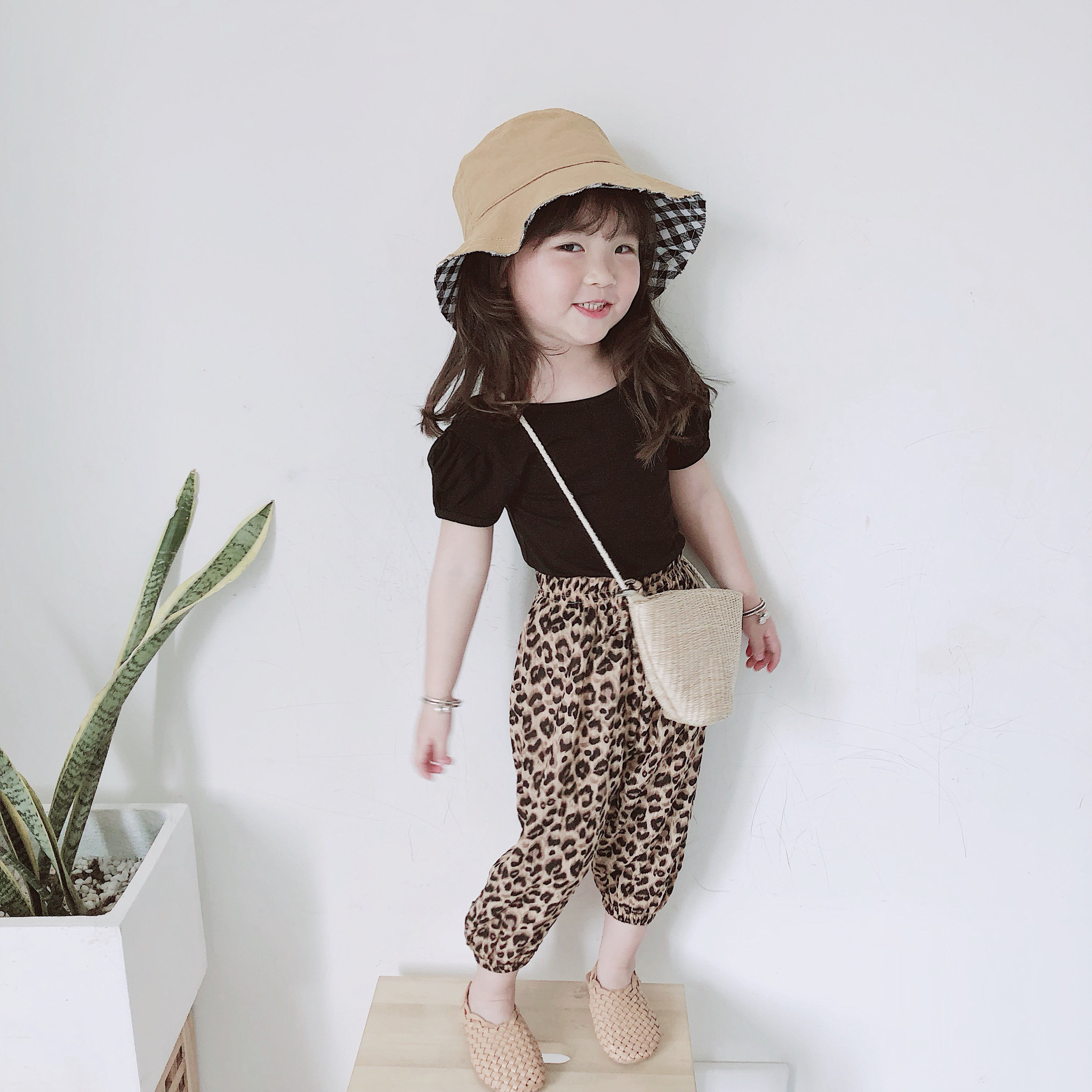 Bean bag Jun 2021 summer Korean girl baby Black small sexy halter slim short-sleeved T-shirt tide parent-child section